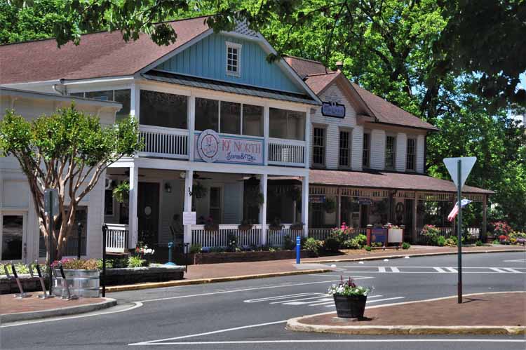 town of Dahlonega